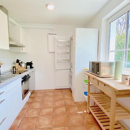 Snug Stays 1 I 3-Zimmer Design Apartment Am See Mit Garten I Home Office I Highspeed Wifi Weßling Kültér fotó