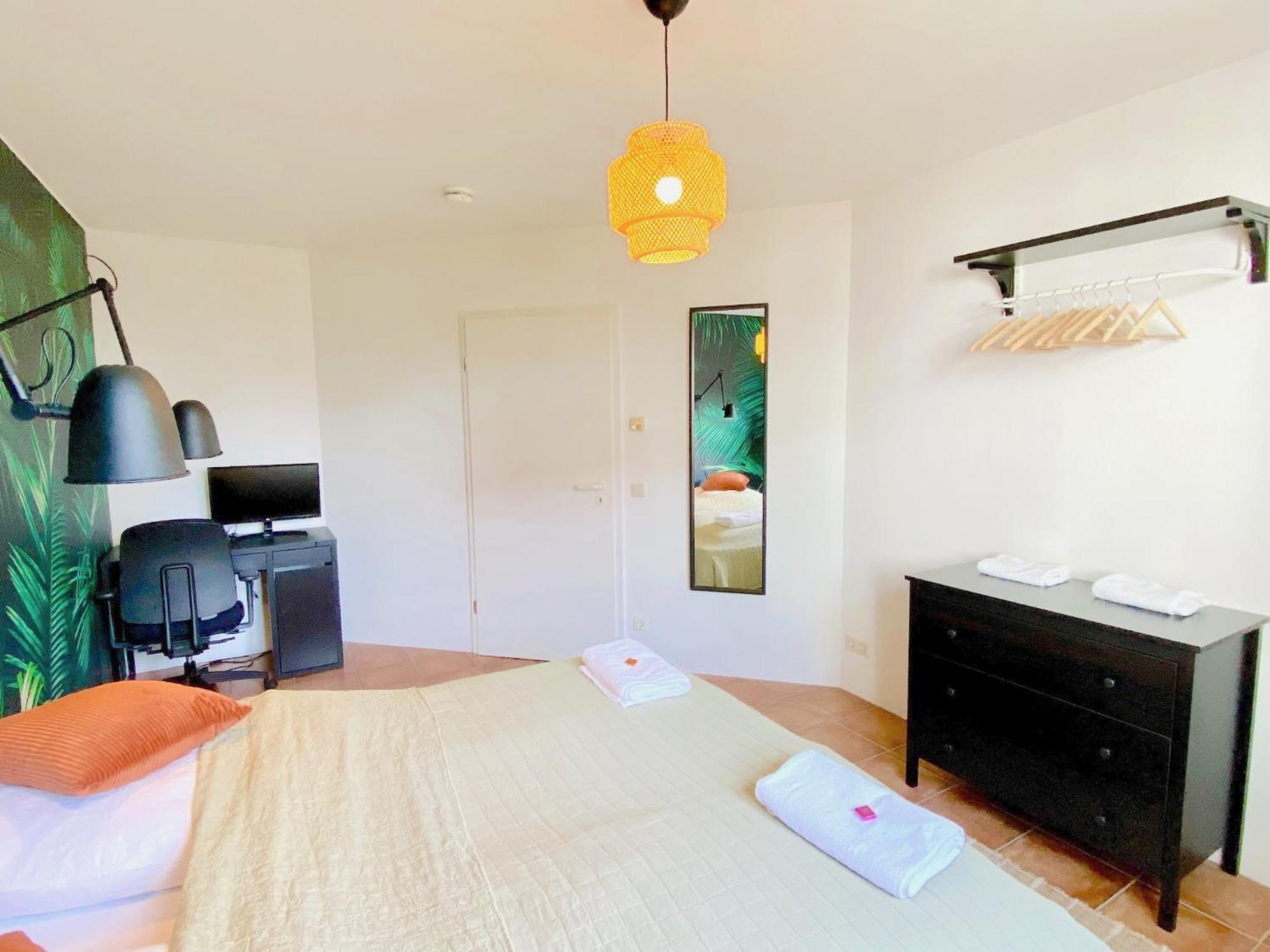 Snug Stays 1 I 3-Zimmer Design Apartment Am See Mit Garten I Home Office I Highspeed Wifi Weßling Kültér fotó